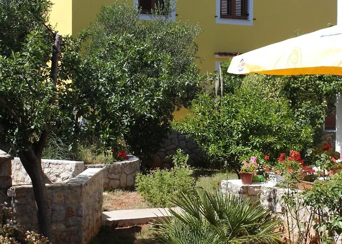 With A Parking Space 公寓 木洛希尼